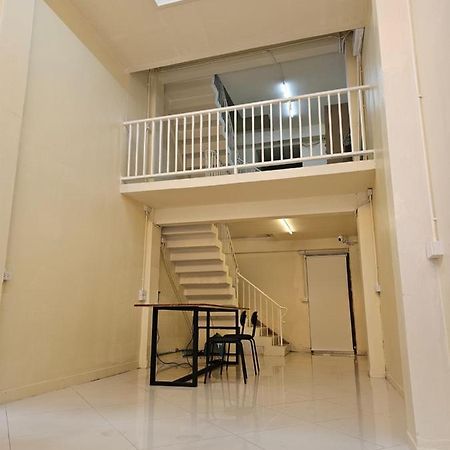 Luca Hostel Bangkok Buitenkant foto